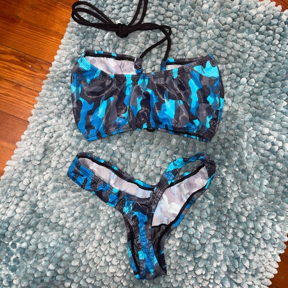 Blue two piece bikini Camouflage design - Picture 2 of 7